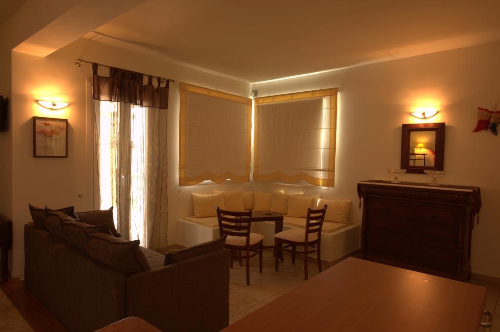 Summer Time - Tinos Apartahotel