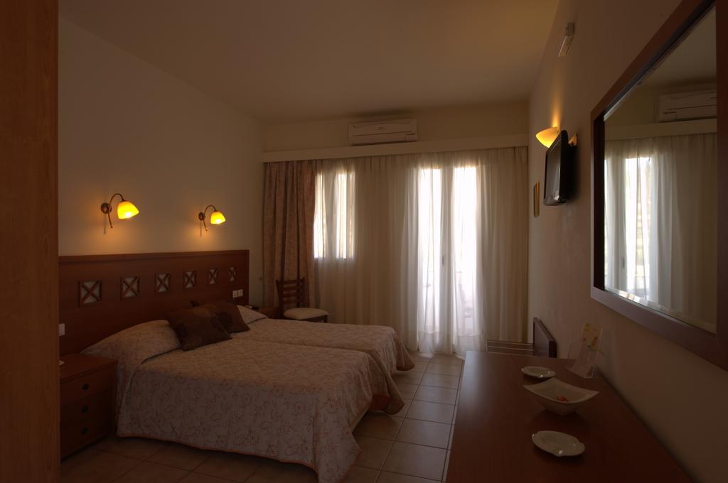 Summer Time - Tinos 3*