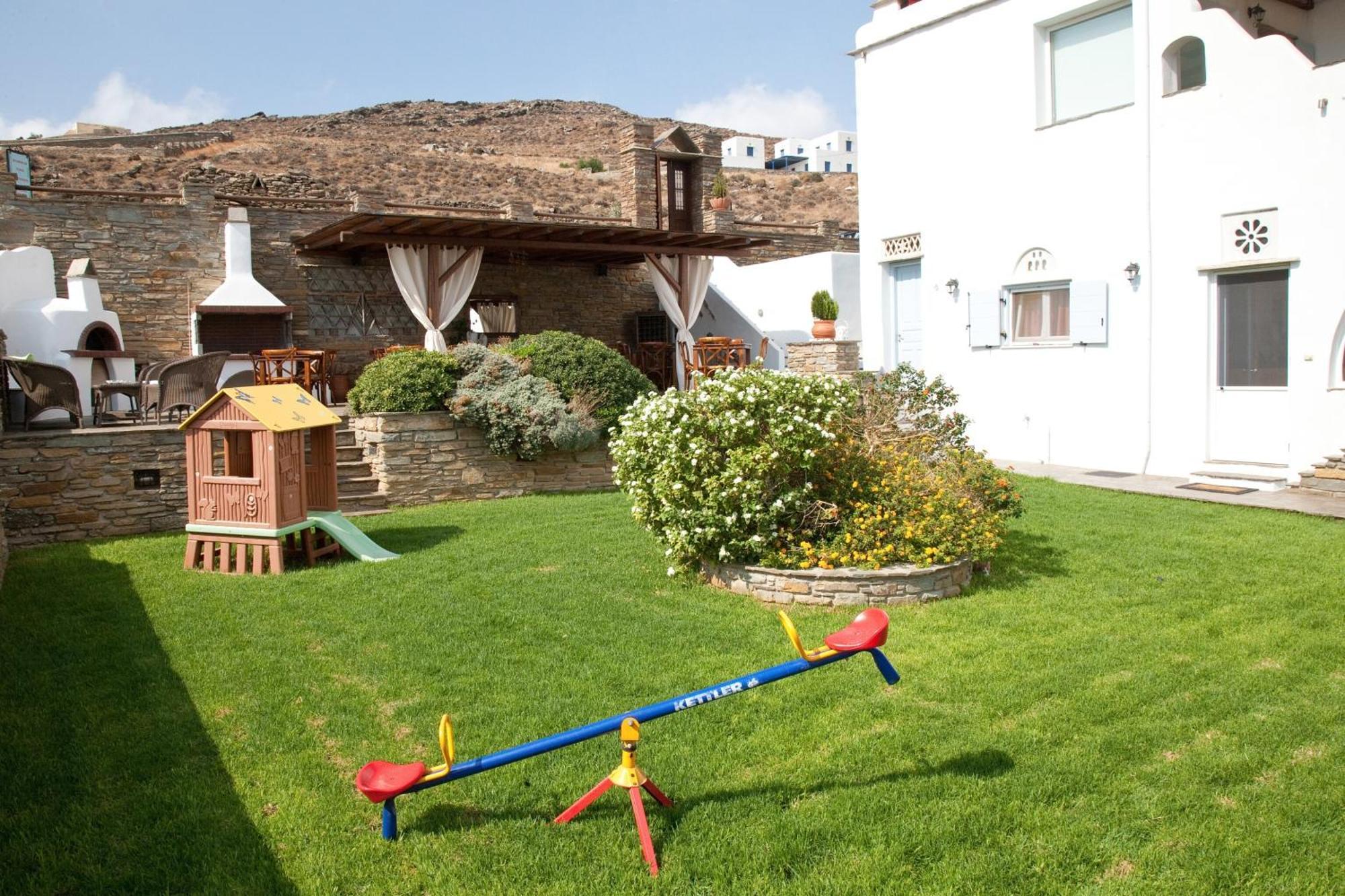 Summer Time - Tinos Apartahotel